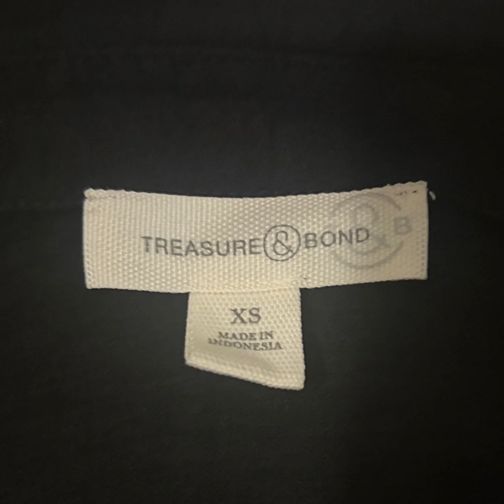 Treasure & Bond Oversized Button Down - Picture 3 of 4
